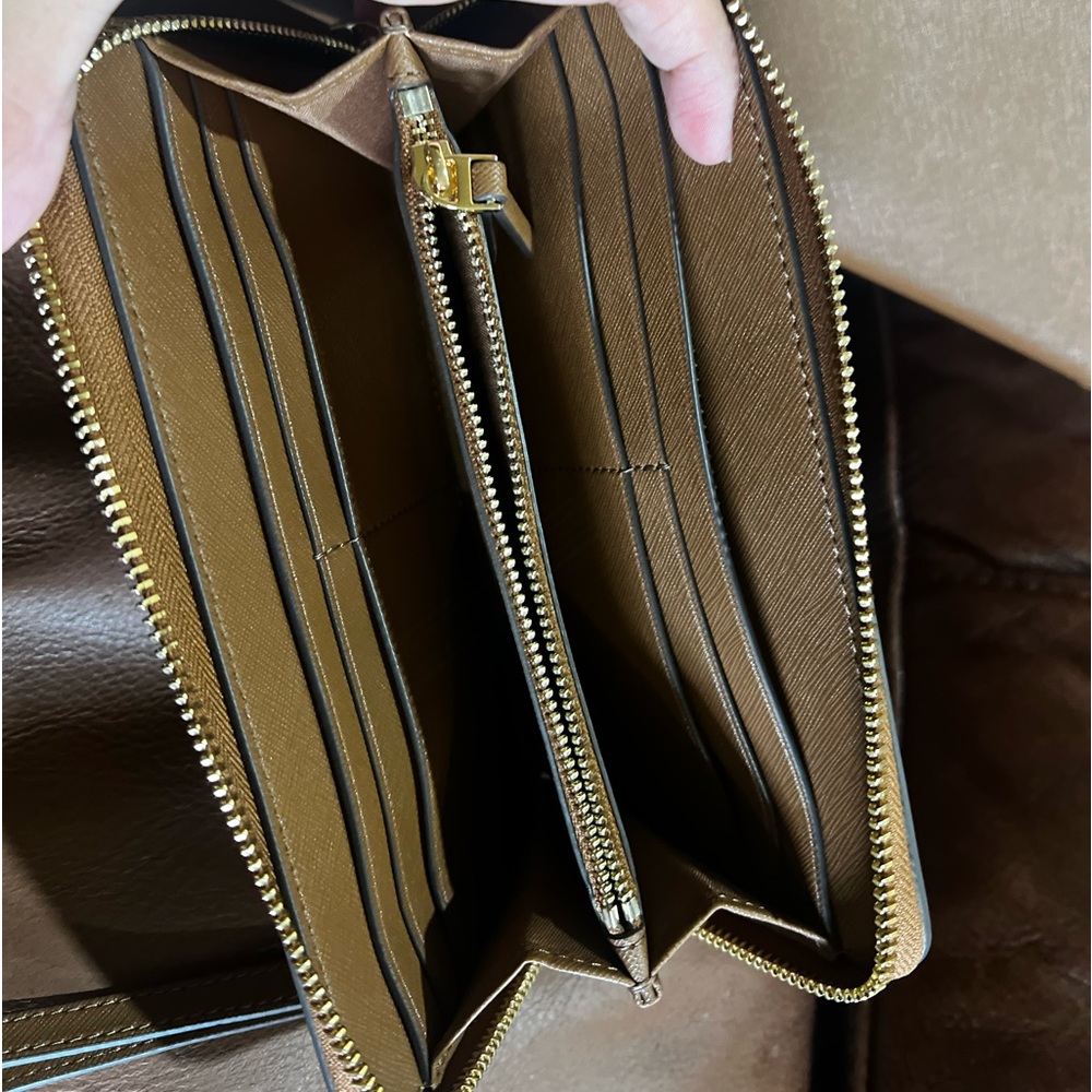 Tory Burch purse and matching wallet